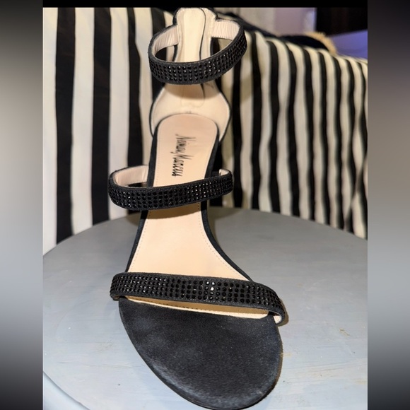 Neiman Marcus
Suede Crystal Embellishments Strappy Heeled Sandal Black Size 8 - Picture 8 of 9
